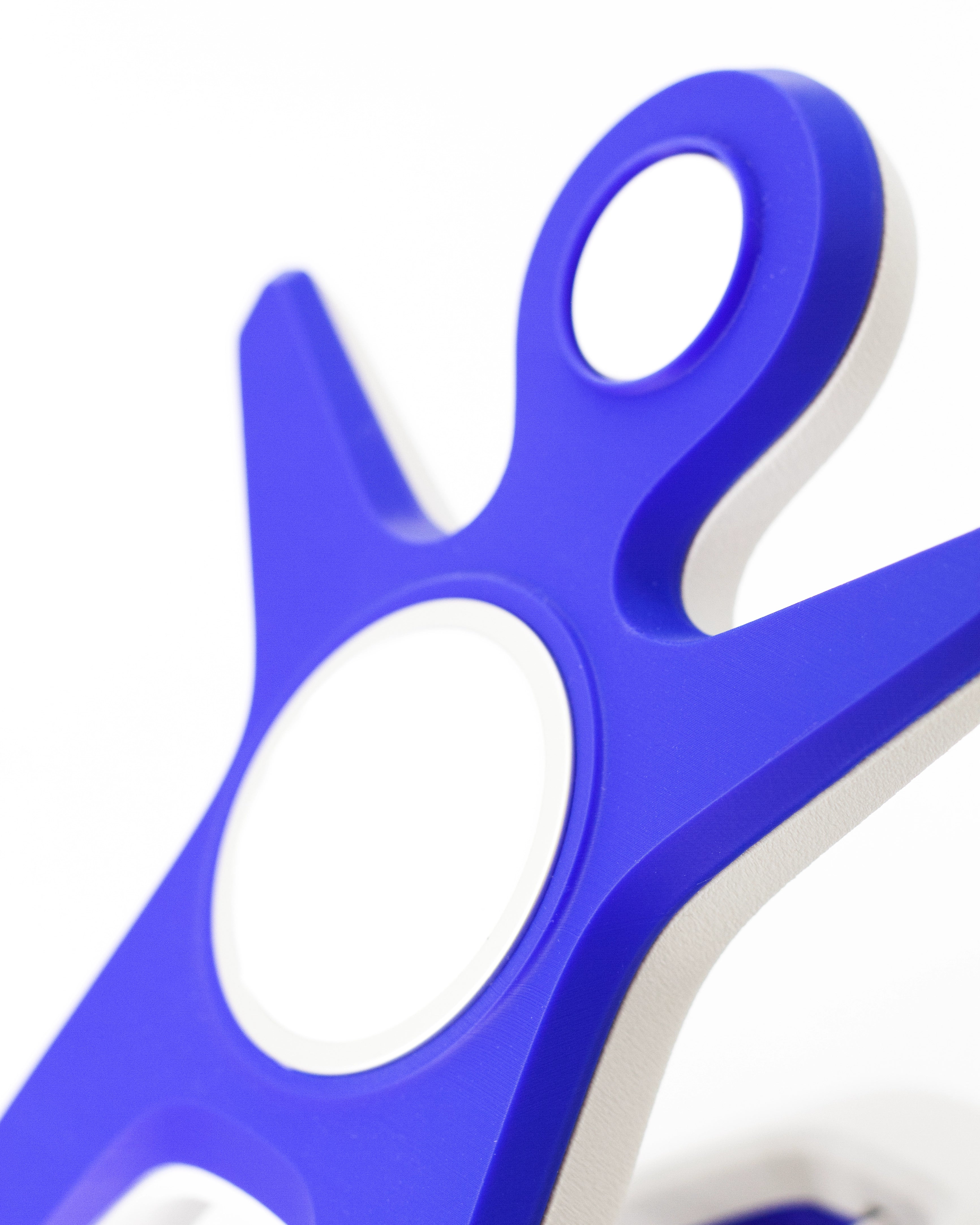 The Hugger Docking Stand 2 in 1