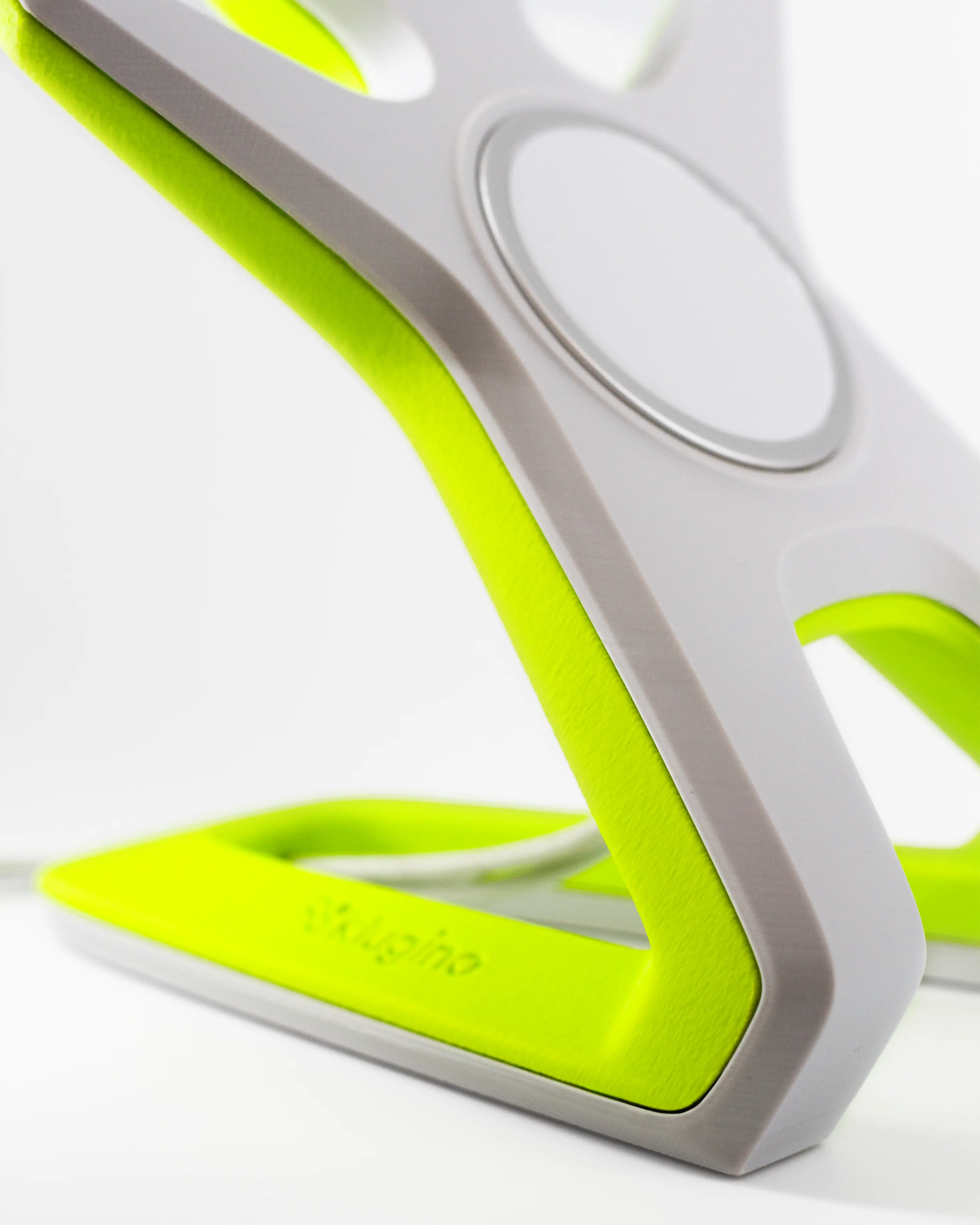 The Hugger Docking Stand 2 in 1