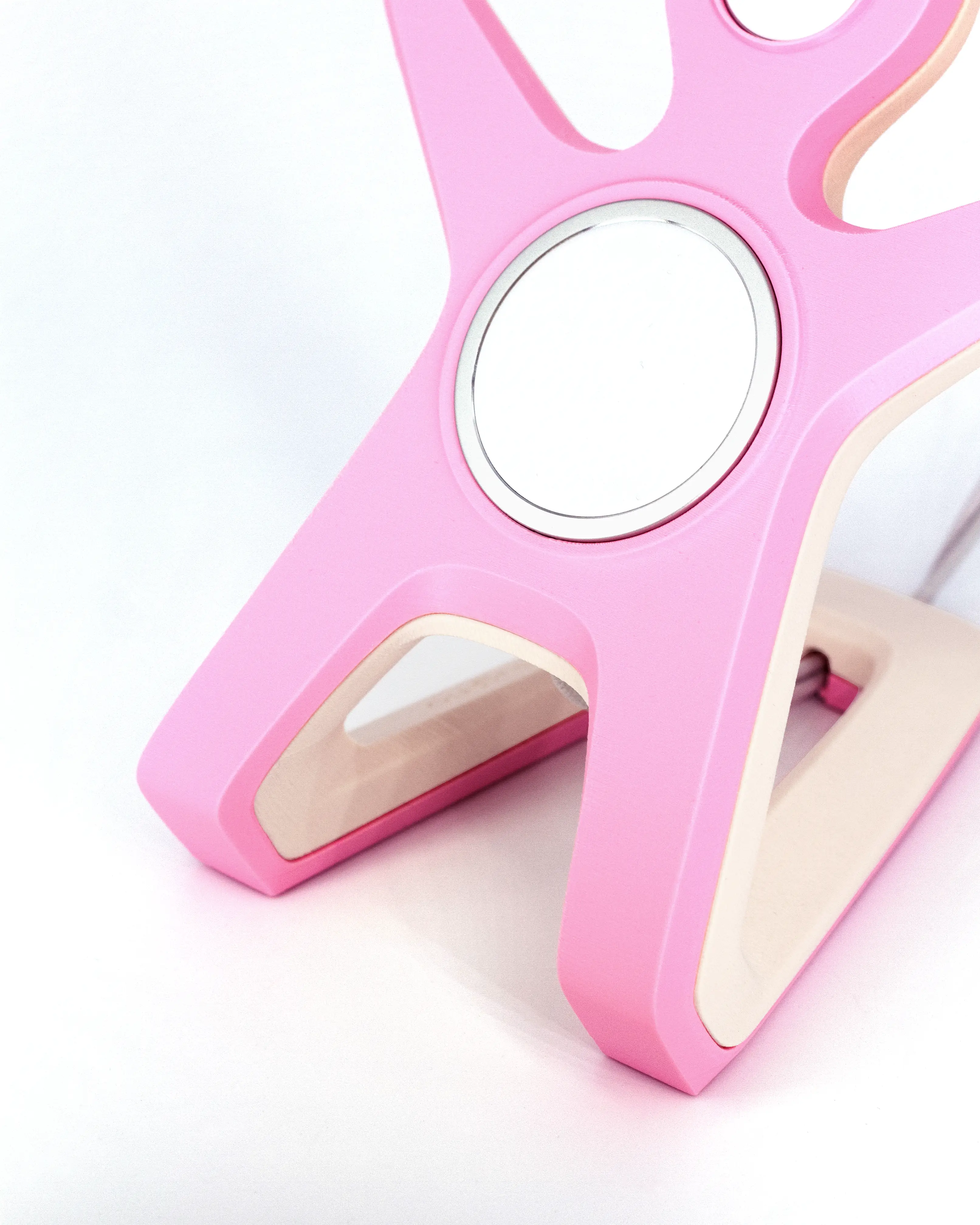 The Hugger Docking Stand 2 in 1
