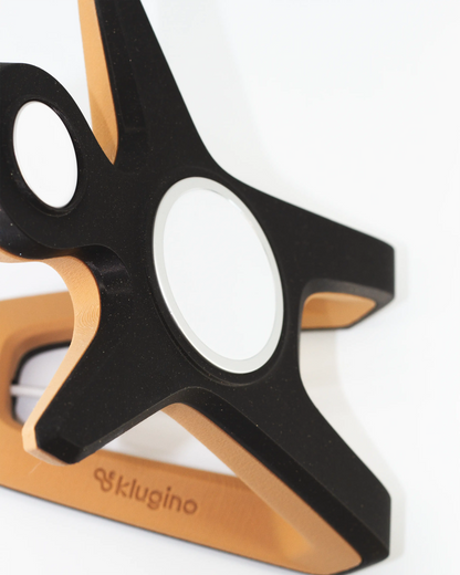The Hugger Docking Stand 2 in 1