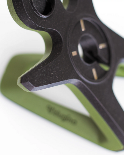 The Hugger Docking Stand 2 in 1
