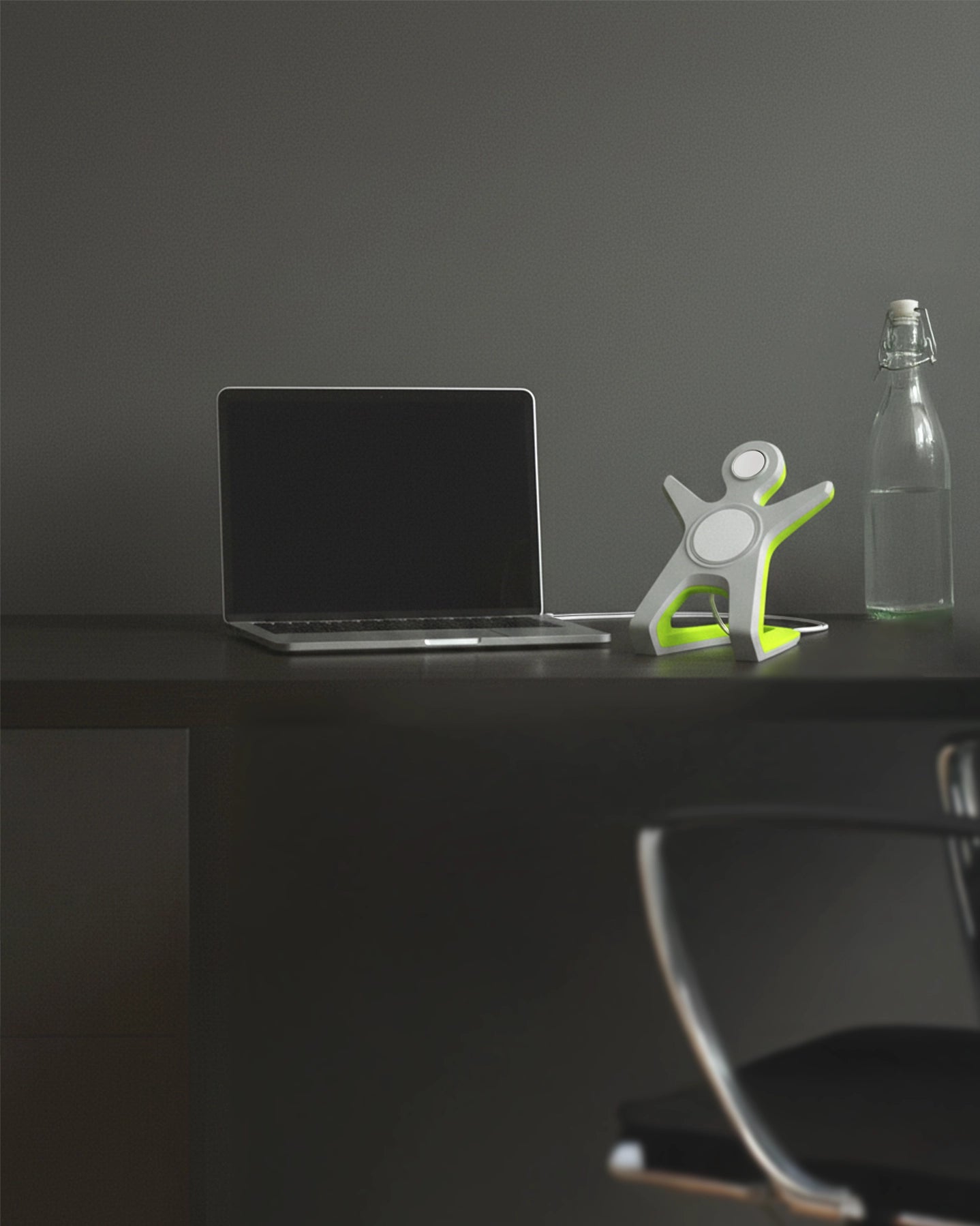 The Hugger Docking Stand 2 in 1