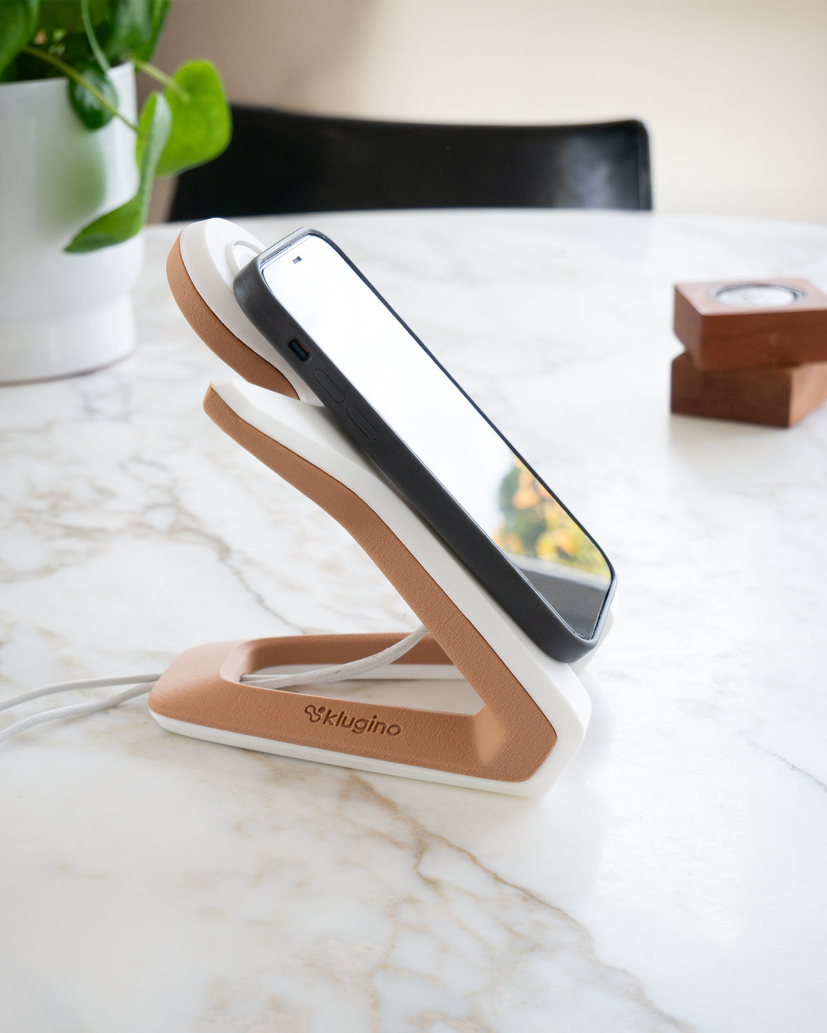 Soporte de carga 2 en 1 Hugger Docking Stand